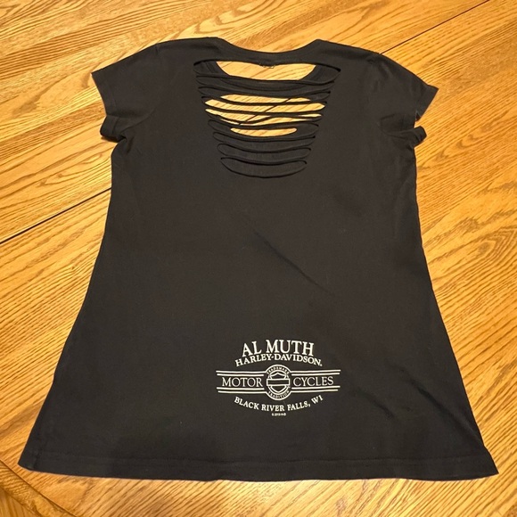 Women’s Harley-Davidson® CLOSED Wisconsin Dealer Vintage S/S Distressed Tee - Picture 6 of 16